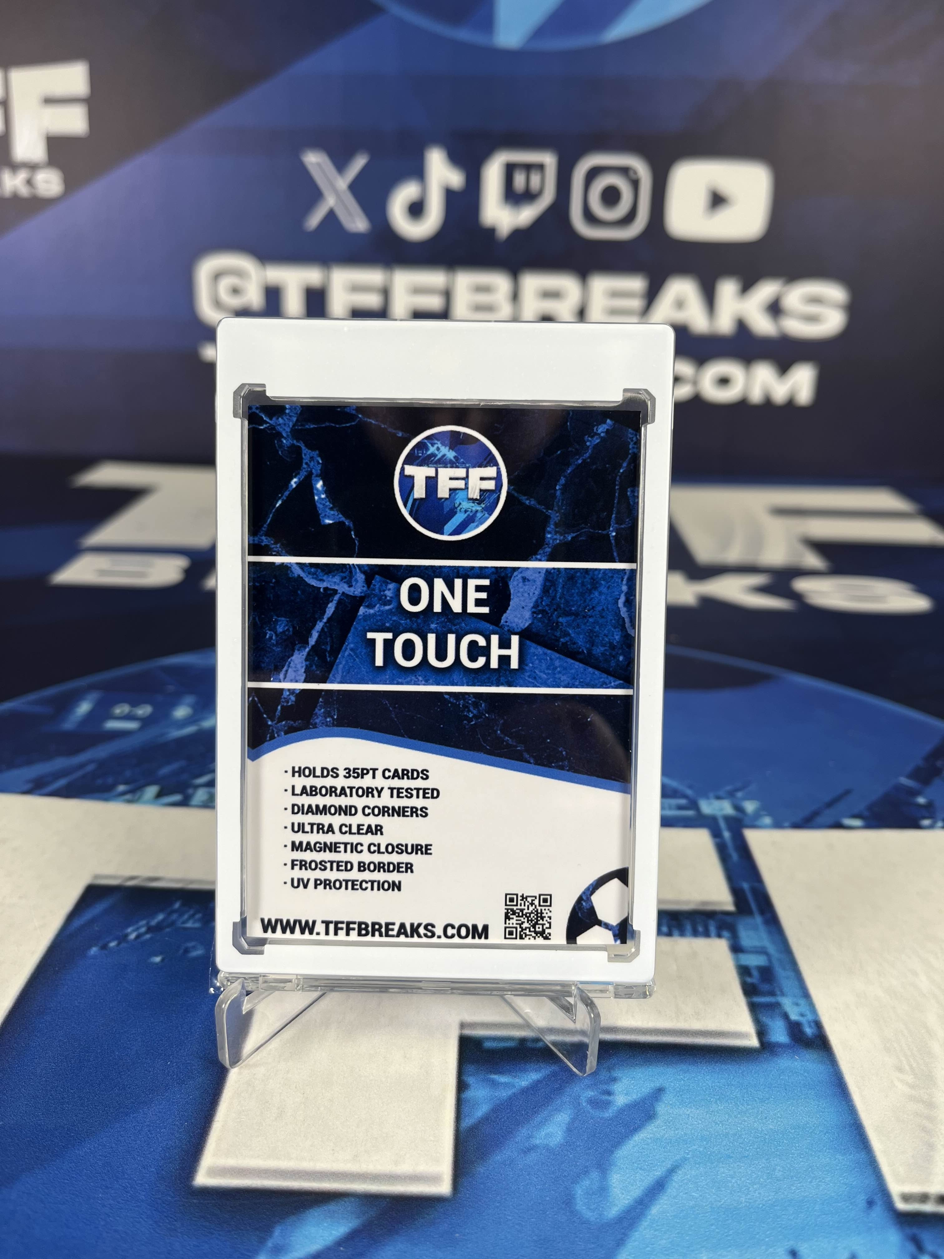 TFF BREAKS 35PT ONE TOUCH MAGNETIC CARD HOLDER