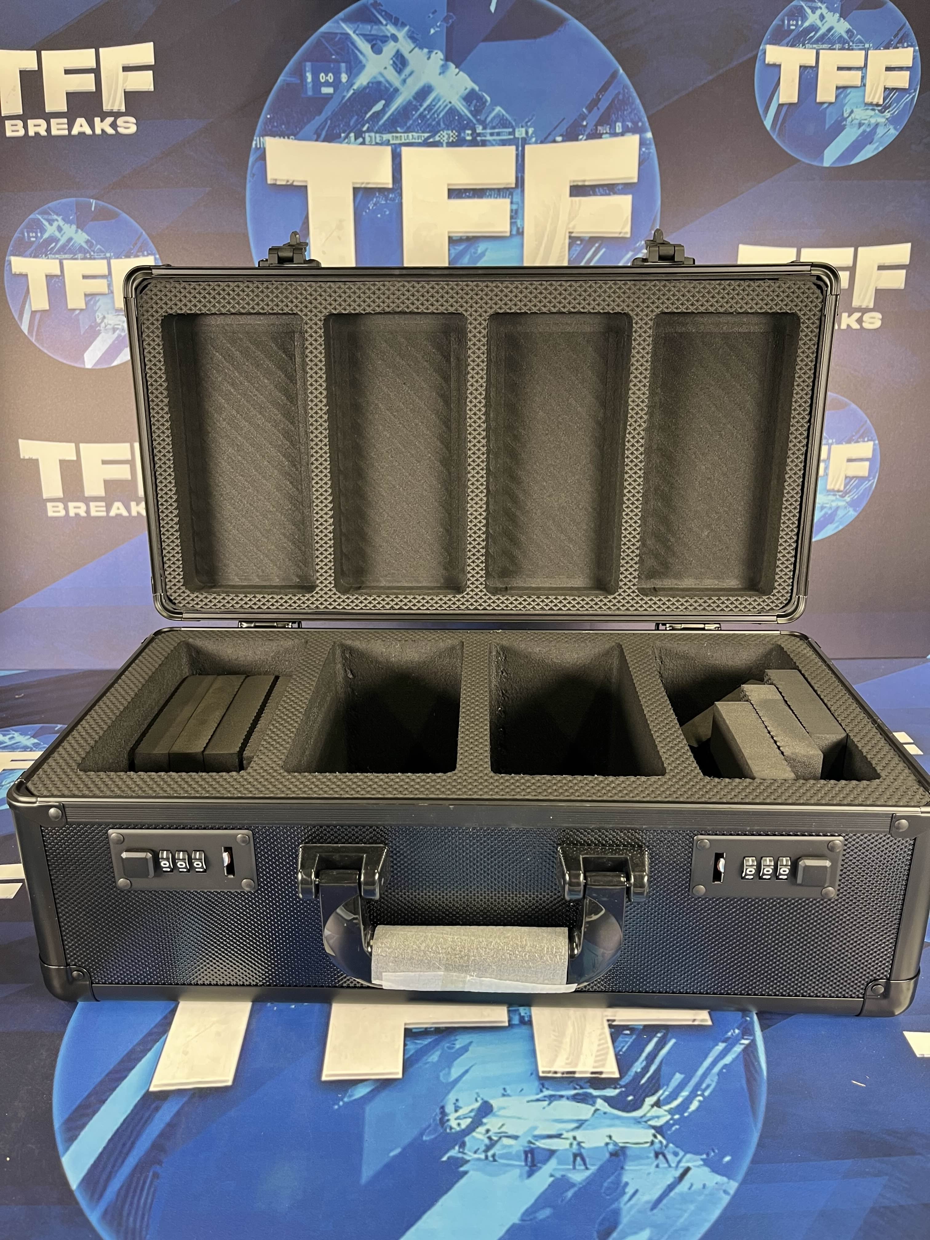 4 ROW ALUMINIUM TRADING CARD STORAGE CASE WITH DISPLAY PANEL & NUMBER SAFETY LOCK